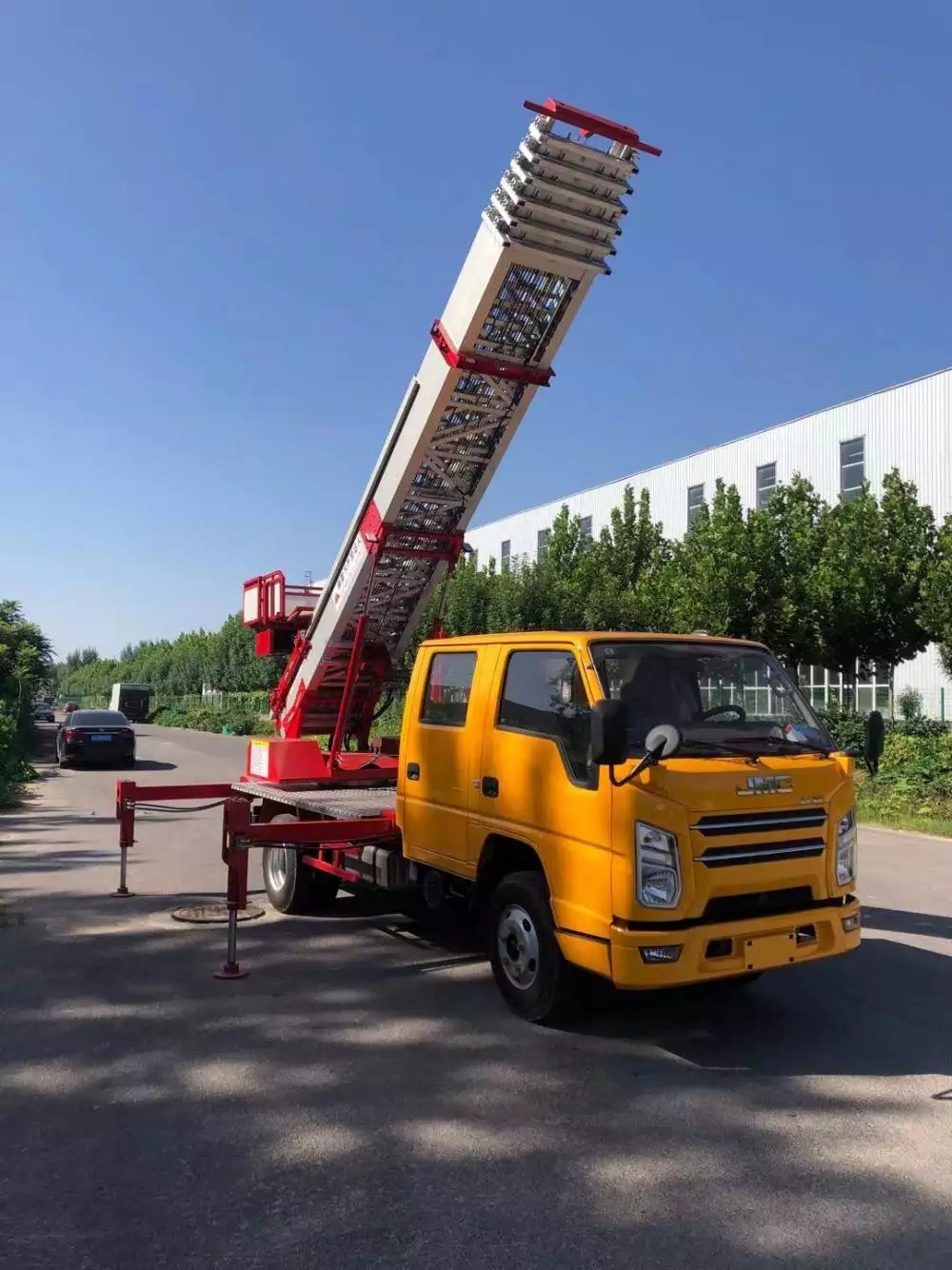 宿州埇桥附近的云梯车出租服务：轻松解决高空作业需求